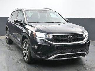 Used 2024 Volkswagen Taos SE w/ MDO Package image 1