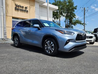 Used 2022 Toyota Highlander XLE image 1