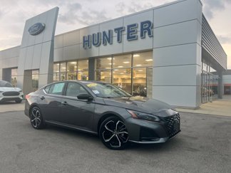 Used 2024 Nissan Altima 2.5 SR image 1