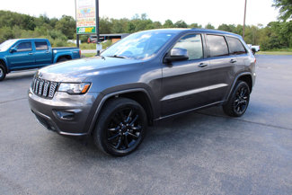 Used 2020 Jeep Grand Cherokee Altitude image 1