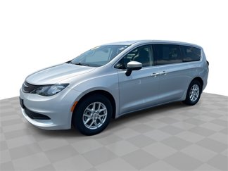 Used 2022 Chrysler Voyager LX image 1