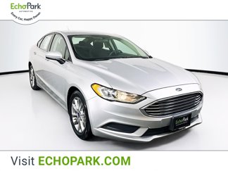 Used 2017 Ford Fusion SE image 1
