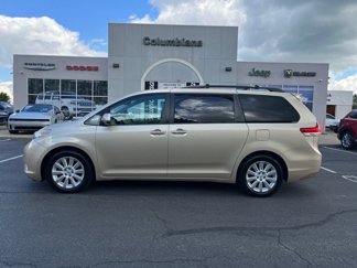 Used 2013 Toyota Sienna XLE image 1