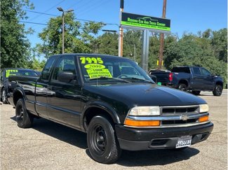 Used 2000 Chevrolet S10 Pickup LS image 1