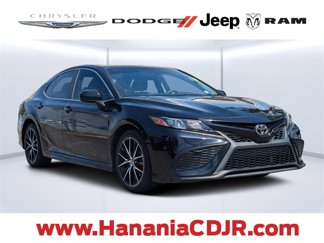 Used 2021 Toyota Camry SE image 1