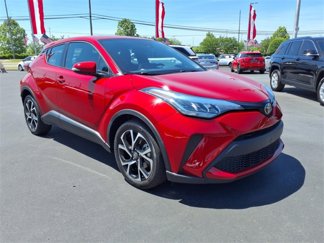 Used 2022 Toyota C-HR XLE image 1