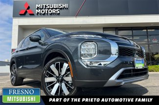 New 2025 Mitsubishi Outlander SE image 1