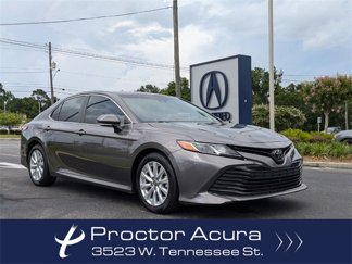 Used 2018 Toyota Camry LE image 1