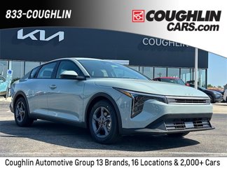 New 2025 Kia K4 LXS image 1