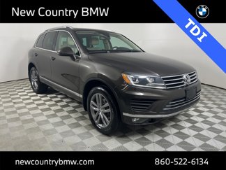 Used 2016 Volkswagen Touareg Sport image 1