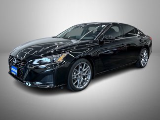 Used 2024 Nissan Altima 2.0 SR image 1