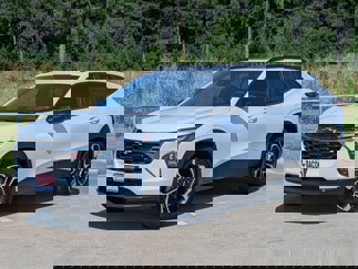 New 2025 Chevrolet Trax RS w/ Sunroof Package image 1
