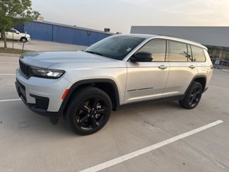 Used 2023 Jeep Grand Cherokee L Laredo image 1