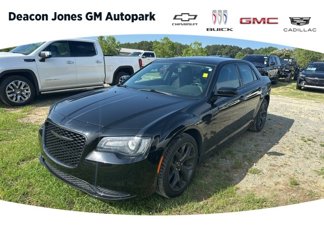Used 2020 Chrysler 300 Touring w/ Sport Appearance Package image 1