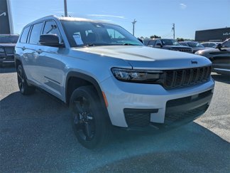 Used 2022 Jeep Grand Cherokee L Laredo image 1