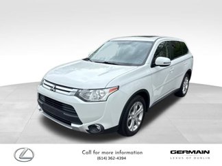 Used 2015 Mitsubishi Outlander SE image 1