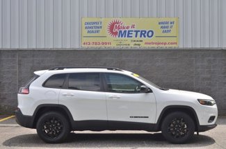 Used 2023 Jeep Cherokee Altitude Lux image 1