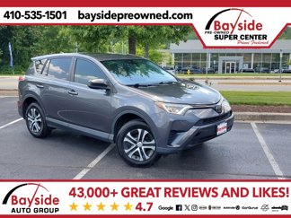 Used 2018 Toyota RAV4 LE image 1