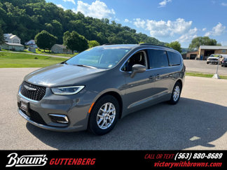 Used 2022 Chrysler Pacifica Touring-L image 1