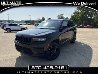 Used 2023 Jeep Grand Cherokee Altitude image 1
