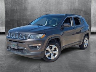 Used 2017 Jeep Compass Latitude image 1