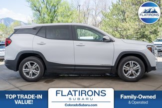 Used 2024 GMC Terrain SLE image 1