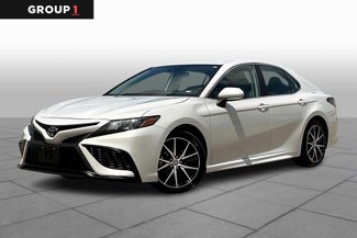 Used 2023 Toyota Camry SE image 1