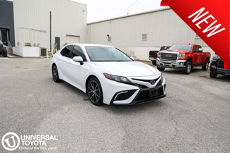 Used 2022 Toyota Camry SE image 1