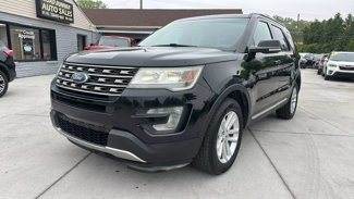 Used 2017 Ford Explorer XLT image 1