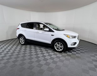 Used 2017 Ford Escape SE image 1
