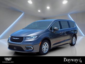 Used 2023 Chrysler Pacifica Touring-L image 1