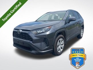Used 2019 Toyota RAV4 LE image 1