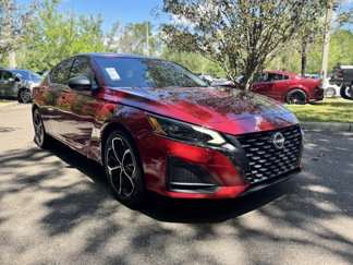 Used 2023 Nissan Altima 2.5 SR w/ SR Premium Package image 1
