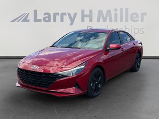 Used 2023 Hyundai Elantra SEL image 1
