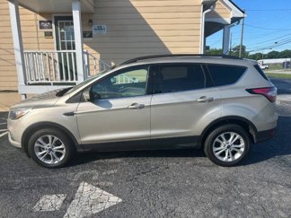 Used 2018 Ford Escape SE image 1