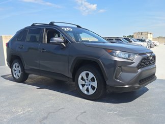 Used 2020 Toyota RAV4 LE image 1