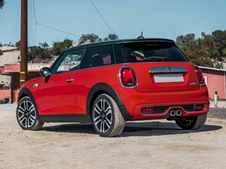 Used 2019 MINI Cooper 4-Door Hardtop image 1