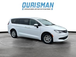 Used 2023 Chrysler Voyager LX image 1
