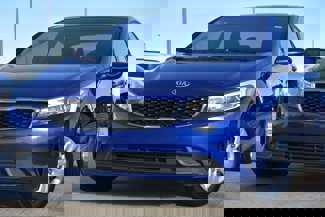 Used 2017 Kia Forte LX image 1
