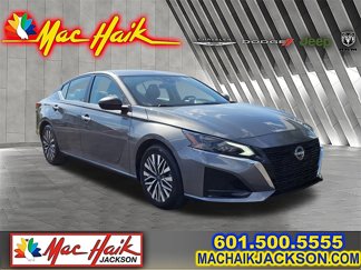 Used 2024 Nissan Altima 2.5 SV image 1