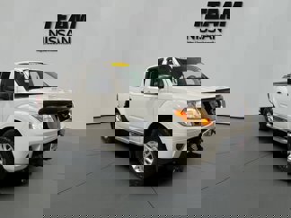 Used 2019 Nissan Frontier SV image 1