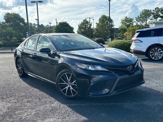 Used 2023 Toyota Camry SE image 1