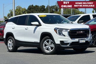 Used 2024 GMC Terrain SLE image 1