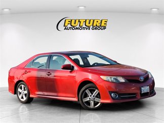 Used 2014 Toyota Camry SE image 1