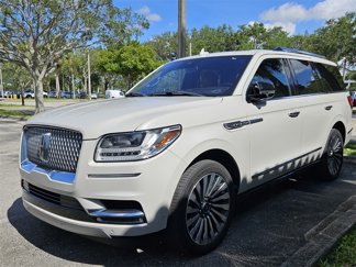Used 2019 Lincoln Navigator Reserve image 1
