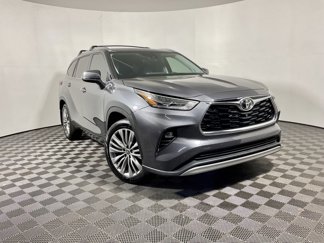 Used 2021 Toyota Highlander Platinum image 1