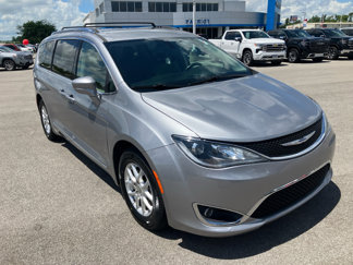 Used 2020 Chrysler Pacifica Touring-L image 1