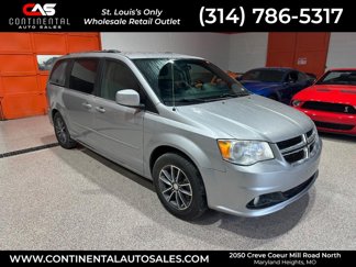 Used 2017 Dodge Grand Caravan SXT w/ Rear Park Assist Package image 1