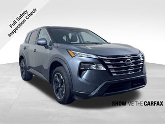 Used 2024 Nissan Rogue SV image 1