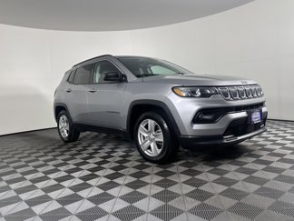 Used 2022 Jeep Compass Latitude image 1